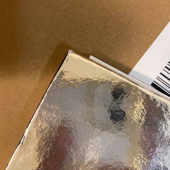 Exclusive CHANEL’S 2019/2020 collection book. - Picture 7 of 10